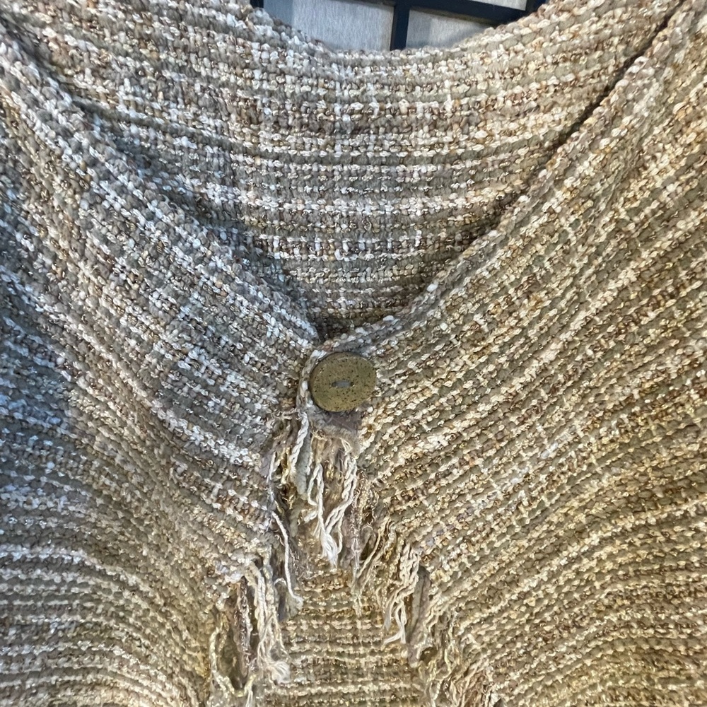 Shoulder Wrap With Ceramic Button - image 6